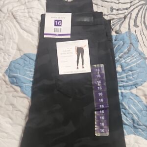 Black Camo Ankle Skinny Pants